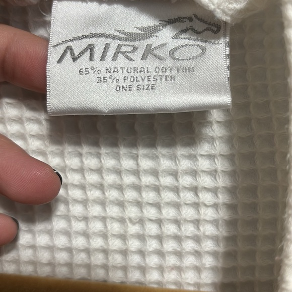 Mirko waffle weave white robe. Long sleeve, belt closure, and two front pockets - Picture 2 of 5